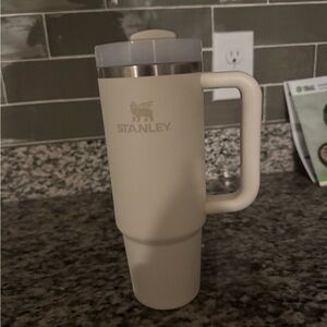 Stanley Cream Dining Mug for Elegant Sipping